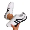 Otoño 2026 Nuevos Zapatos Planos Versátiles Casuales Retro de Punta Redonda Talla Grande para Comercio Transfronterizo al por Mayor