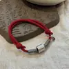 Pulsera Protectora de Cuentas Estilo Chino para Mujer, Pulsera Tejida de Hilo Rojo para el Año de Nacimiento, Diseño Único, Pulsera Versátil con Colgante de Paz para Mujer