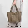 Bolsa de Ombro Tote Grande Capacidade para o Dia a Dia da Raposa Colorida É uma Bolsa de Mão Fashion, Versátil, Simples e Casual