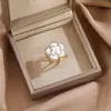 Fivela de Lenço de Seda Camélia para Mulheres, Acessório Versátil e Simples, Argola de Duplo Uso para Cantos de Lenços e Roupas, Design de Nicho, Moderno e de Alta Qualidade