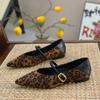 Sapatos Mary Jane Estampados de Leopardo Vintage para Mulheres 2026 Estilo Novo Primavera e Outono Sapatos Baixos Inspirados na Chanel para Combinar com Vestidos Sapatos Suaves para a Noite