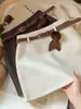Falda de Lana de Cintura Alta Estilo Francés para Mujer Otoño Nueva Llegada Versátil Simple Elegante Línea A Adelgazante Ceñida a la Cadera Falda Corta