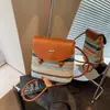 Bolsa de Palha Tecida Arco-Íris de Verão para Mulheres Pedido Estrangeiro Moda Tendência 2026 Bolsa de Palha de Praia Casual Bolsa de Balde Transversal