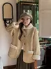 Casaco Vintage de Lã Sintética para Mulheres Inverno com Forro de Lã Design Espessado Camurça Pelo Integrado Estilo Acadêmico