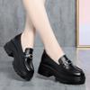 Mocassins de sola grossa femininos 2023 novos sapatos femininos couro macio salto grosso primavera e outono sapatos de camada única slip-on sapatos de couro branco britânico