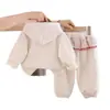 Conjunto de Roupas de Outono para Meninas Estilo 2026 Roupas de Primavera e Outono Bebê Crianças Jaqueta de Desenho Animado Bebê Manga Longa Conjunto de Três Peças Tendência Atacado