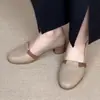 Zapatos de Cuero Suave para Mujer Estilo Retro Francés Punta Redonda Suela Suave 2026 Nuevos Zapatos de un Solo Color Fáciles de Poner Boca Baja Tacón Grueso para Mujer