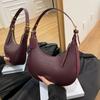 Bolsa de Ombro Feminina Baguette de Alto Padrão Design de Nicho 2024 Nova Bolsa de Selim Crescente Bolsa Carteiro de Couro Macio para Mulheres