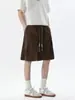 Shorts Casuais Masculinos com Padrão Espinha de Peixe na Cor Café, Roupa de Verão para Exterior, Calças Largas de Tamanho Grande no Joelho/Comprimento Médio para Homens, Calças de Verão