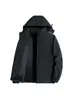 Chaqueta de trabajo retro casual para hombre, tipo commuter, con un diseño de solapa que modifica la línea de los hombros y crea una silueta limpia y estilizada sin ser voluminosa.