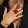 Anillo Retro Exagerado de Rubí Ovalado Transfronterizo Europeo y Americano Anillo Ancho con Patrón Martillado de Palacio Ins Joyería para Manos
