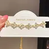 Pulsera Colgante Flor de Zirconia Chapada en Oro Real de 18 Quilates, Moderna y Exquisita, Joyería de Lujo Ligero y de Alta Gama para Mujeres