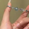 Pulseira de Flor com Zircônia Super Brilhante Estilo Quente 2025 para Mulheres, Pulseira Exquisita de Nicho de Alto Padrão, Joia de Mão Simples e Versátil