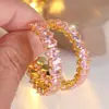 Pendientes de aro grandes ovalados de circonita cúbica rosa estilo europeo y americano transfronterizos, chapados en oro con adornos completos de diamantes, pendientes de aro en forma de C