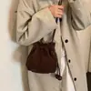 Bolsa de la suerte con cordón de otoño 2026 transfronteriza para mujer, bolso de hombro versátil, bandolera personalizada, bolso tipo cubo de gamuza