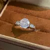 Luxo Leve e Sensação de Alta Qualidade, Anel Aberto Versátil com Zircônia Cortada Flor de Gelo Rosa, Anel de Dedo Indicador com Design Personalizado e Estiloso Venda por Atacado