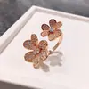 Anillo de Trébol con Diamantes y Doble Flor Vanjia para Mujer Flor de Seis Pétalos Joyería de Mano de Nicho de Moda Venta al por Mayor Dropshipping
