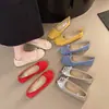 Sapatos Femininos Loafers Prata Retro Francês Solado Macio 2026 Mary Janes Vento Noturno Sapatos Baixos com Laço Dourado Sapatos de Vovó