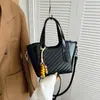 Bolso Retro para Mujer 2026 Nueva Moda Versátil Bolso de Hombro Único Cruzado Sensación de Alta Gama Bolso Cubo para el Trabajo