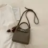 2025 Nueva Moda Bolso de Hombro Versátil Bolso Cruzado Bolso de Mano de Diseño de Nicho de Alta Gama Bolso Cubo Cesta de Verduras