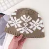 Gorro de Tricô Estilo Fair Isle para Mulheres, Novo Design Jacquard Outono e Inverno, Afina o Rosto, Gorro Quente de Lã com Aba Larga para Proteção contra o Frio