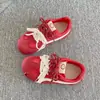 Zapatillas de entrenamiento alemanas populares estilo coreano para niñas, nuevo modelo 2026, zapatillas versátiles para estudiantes, zapatos retro Cortez de punta redonda, ligeras