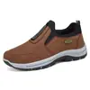 Zapatos de Hombre 2026 Verano Hechos a Medida Transfronterizos Color Sólido Versátiles Zapatos Casuales Zapatos de Senderismo Suela Suave Estilo Coreano Zapatos Casuales para Caminar