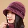 Chapéu de Inverno Feminino 2026 Novo Estilo Chapéu Balde de Proteção contra Frio Chapéu Quente de Mãe Meia-idade e Idosos Chapéu de Lã Tricotado Espessado com Veludo