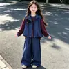 Conjunto de Roupas de Outono para Meninas 2026 Novo Estilo Infantil Elegante Primavera/Outono Casual Colete para Criança Grande Blusa Listrada Conjunto de Três Peças
