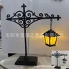 Estantería de Libros para Productos Nuevos Transfronterizos Luz de Linterna Iluminación de Estantería de Biblioteca Linterna Artesanías de Hierro