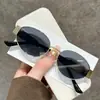 Óculos de Sol Metalizados com Armação Oval Nova Moda Óculos de Sol com Armação Olho de Gato de Alto Padrão Populares na Internet Óculos de Sol Retrô para Fotografia de Rua