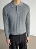 Venta al por mayor del fabricante suéter de punto de manga larga ajustado con cuello polo estilo dinero antiguo, suéter de rayas retorcidas amigable con la piel para hombre