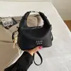 Bolso de Hombro Tipo Dumpling de Nicho para Viajeros, Bolso de Mano Versátil de Lujo Ligero para Mujer, Bolso Cruzado Simple de Hombro con Temperamento, Nuevo Primavera/Verano 2026