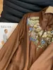 Nova coleção de outono de 2026: nova camisa chinesa, retrô e elegante de manga comprida com bordado de fio dourado, exalando uma vibe sofisticada e clássica
