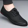 Zapatos para Hombre 2025 Verano Nuevos Versátiles Zapatos de Malla Suela Suave Sandalias Casuales para Hombre Huecos Transpirables Crocs