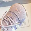 Zapatillas Deportivas de Moda Versátiles Lindas de Suela Suave Antideslizantes con Velcro de Caña Baja para Niñas Estilo Coreano Nuevo Primavera 2026