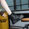 2026 Primavera/Verão Novo Comércio Exterior Outono/Inverno Estilo Britânico Bico Redondo Sapatos Femininos Couro Macio Sola Grossa Botas Martin para Mulheres Transfronteiriço