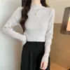 Suéter de punto de manga larga ajustado con cuello medio alto fino de primavera y otoño, suéter interior corto ajustado de otoño e invierno, camisa de fondo para mujer