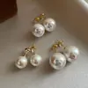Brincos de Pérola Coloridos para Mulheres, Novo Estilo Popular, Simples e Versátil, Luxo Leve, Brincos Elegantes e de Alta Qualidade