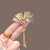 Broche de Borla de Abanico de Crisantemo Estilo Chino Broche Clásico Femenino de Gama Alta Corsage de Gama Alta Accesorios para Cheongsam