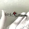 Pulseira Inspirada em Jogos Otome, com Design Vintage e Diamantes Vermelhos Brilhantes Únicos, Versátil para Mulheres