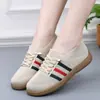 Novidade Primavera/Verão 2026 Tênis Mom Flyknit Mesh para Mulheres, Solado Macio Respirável Treinamento Alemão, Tênis Casuais para Caminhada de Meia-Idade e Idosos