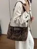 Bolso Tote de Gran Capacidad con Estampado de Leopardo para Viajes Diarios de Mujer 2026 Nuevo Estilo de Primavera Bolso de Hombro Cruzado de Lujo Ligero de Nicho
