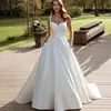 Vestido de Noiva Branco Tomara-que-caia com Cauda, Costas Abertas, Ajustado ao Corpo, Cintura Alta, Longo, de Luxo, Nicho