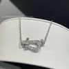 Pulseira de Alta Qualidade Fred com Fivela de Ferradura Pequena para Mulheres, Luxo Leve Ouro 18K, Versátil e Elegante, Presente para Namorada ou Melhor Amiga