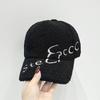 Otoño e invierno nuevo gorra de béisbol con bordado de letras de lana de cordero para niños, cálida para exteriores, moda, versátil, casual