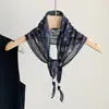 Pañuelo de Seda Retro Versátil Estilo Hong Kong, Pañuelo Triangular de Moda, Accesorios de Alta Gama, Elegantes y Elegantes, Pañuelo Delgado para el Cuello, Multiusos
