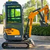 Exportación de excavadoras de orugas todoterreno de 1.8 toneladas, con una excavadora hidráulica multifuncional con accesorio desgarrador de suelo y una pinza