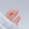 Fangxing Pendientes de botón de plata de ley S925 con letra H en inglés para mujer, pendientes exquisitos, diseño de nicho, pendientes para perforación de oreja de alta calidad
