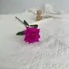 Rosa Única Rosa de Veludo Flor Artificial Arranjo de Cena Buquê de Casamento Buquê de Mão em Cascata Flor Artificial Artesanal